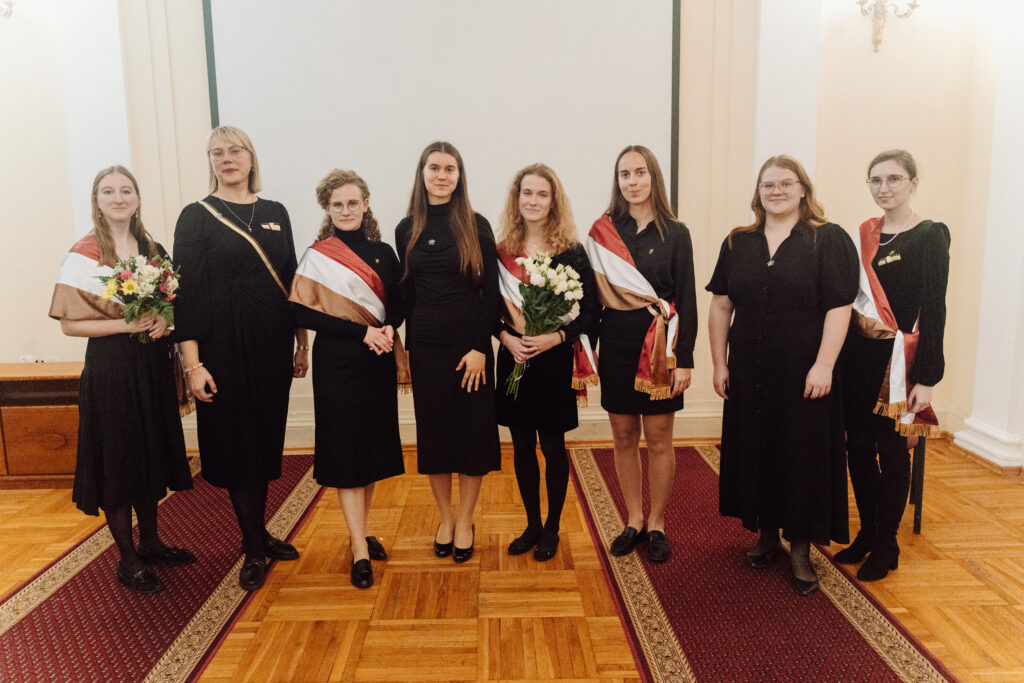2023.01.04 Komersz rocznicowy PV-7261-